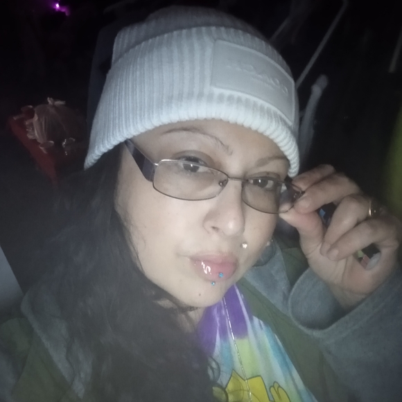 Meet your Posher, Lorrie - Picture 4 of 7